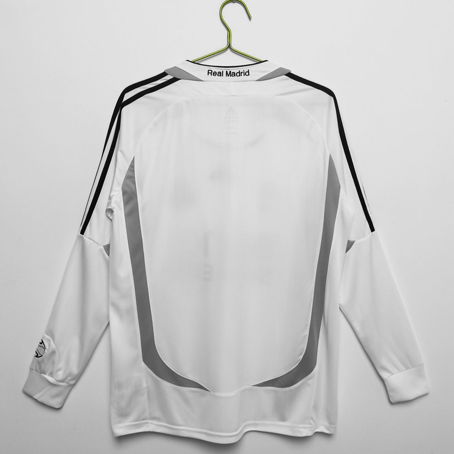 Retro 2006/07 Real Madrid Home Kit Long Sleeve Adult