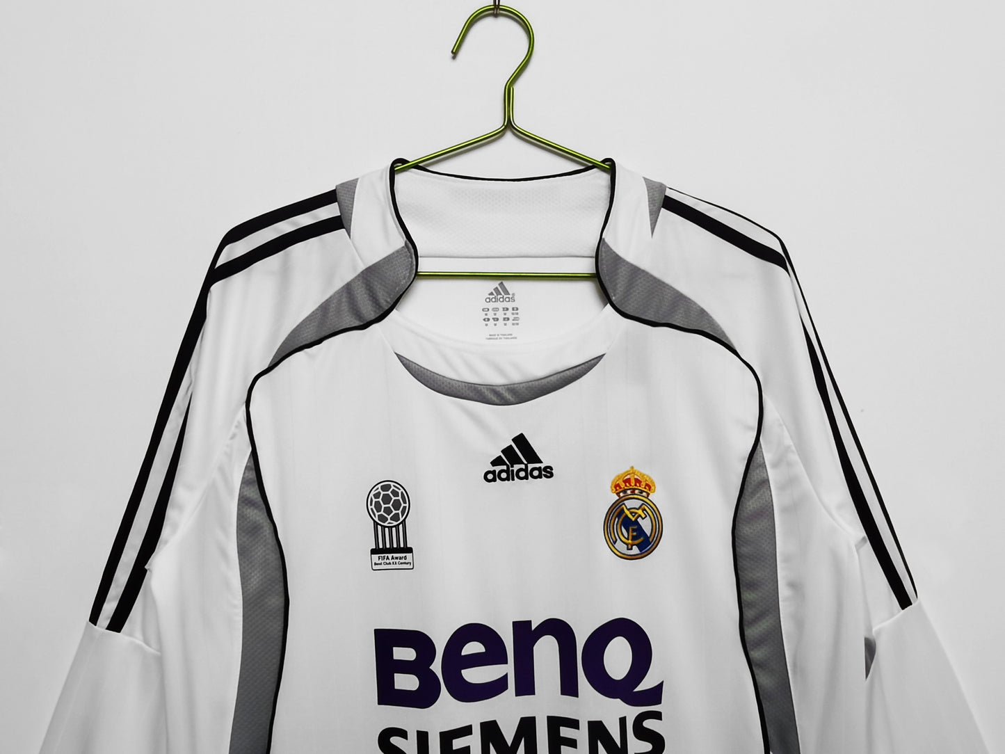 Retro 2006/07 Real Madrid Home Kit Long Sleeve Adult