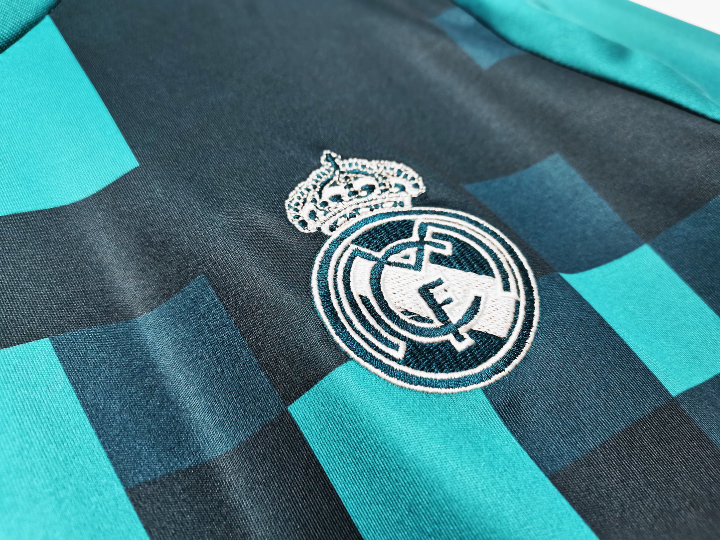 Retro 2017/18 Real Madrid Second Kit Long Sleeve Adult
