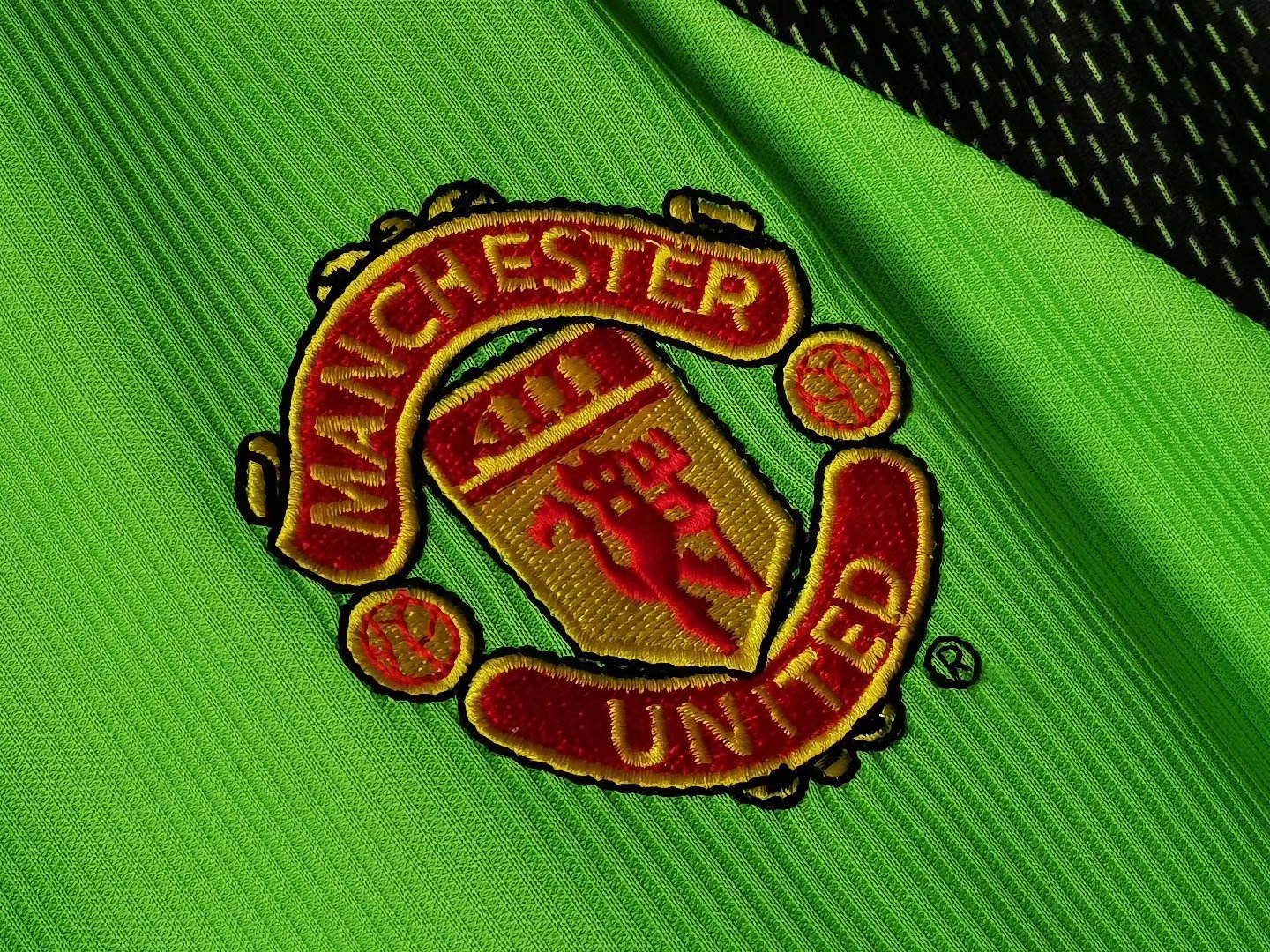Retro 1998/99 Man United Goalkeeper Green Kit Adult