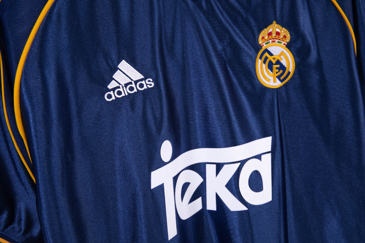 Real Madrid 1998/00 Second Kit Retro Adult