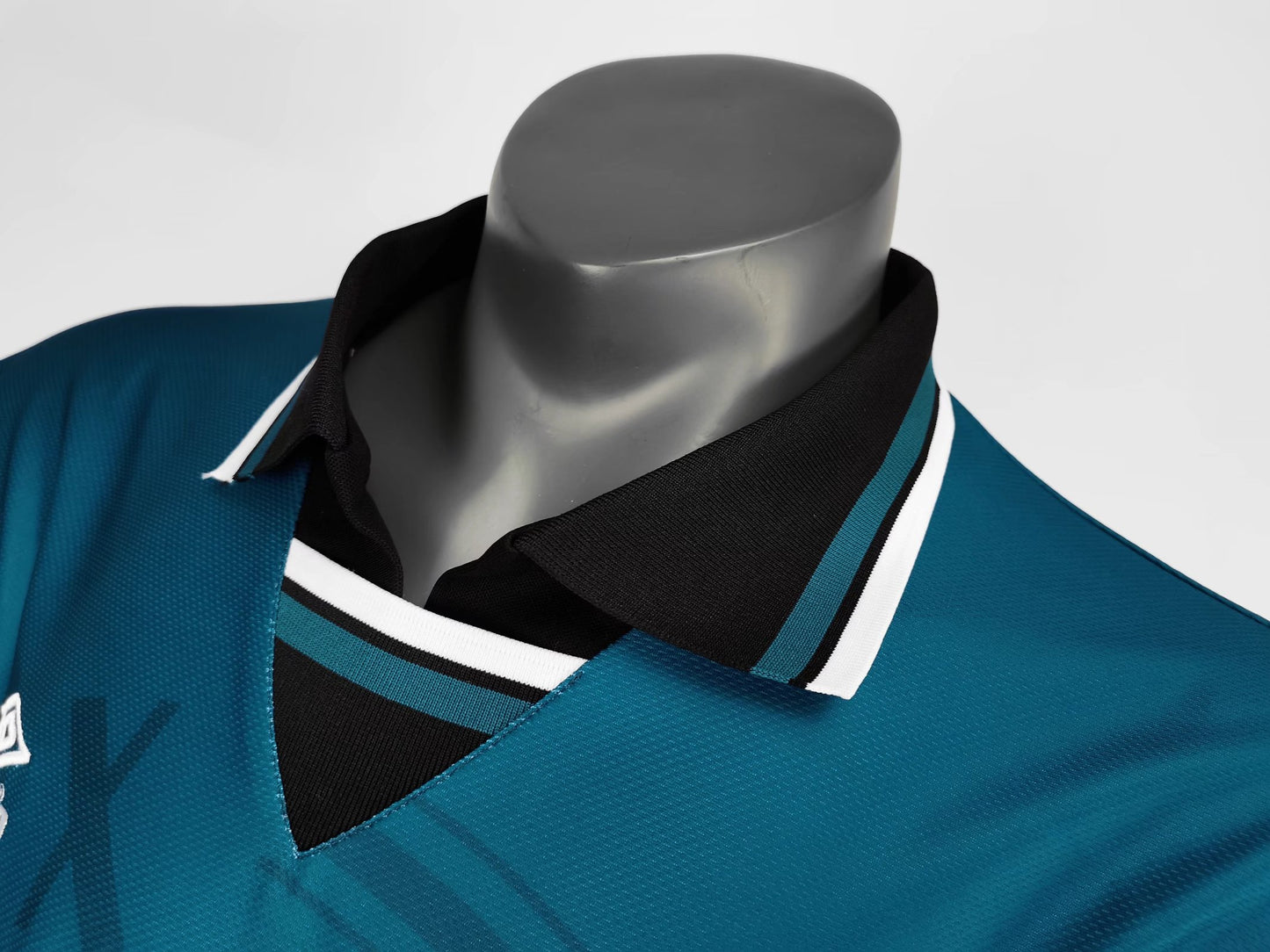 Retro 1995/96 Ajax Away Kit Adult