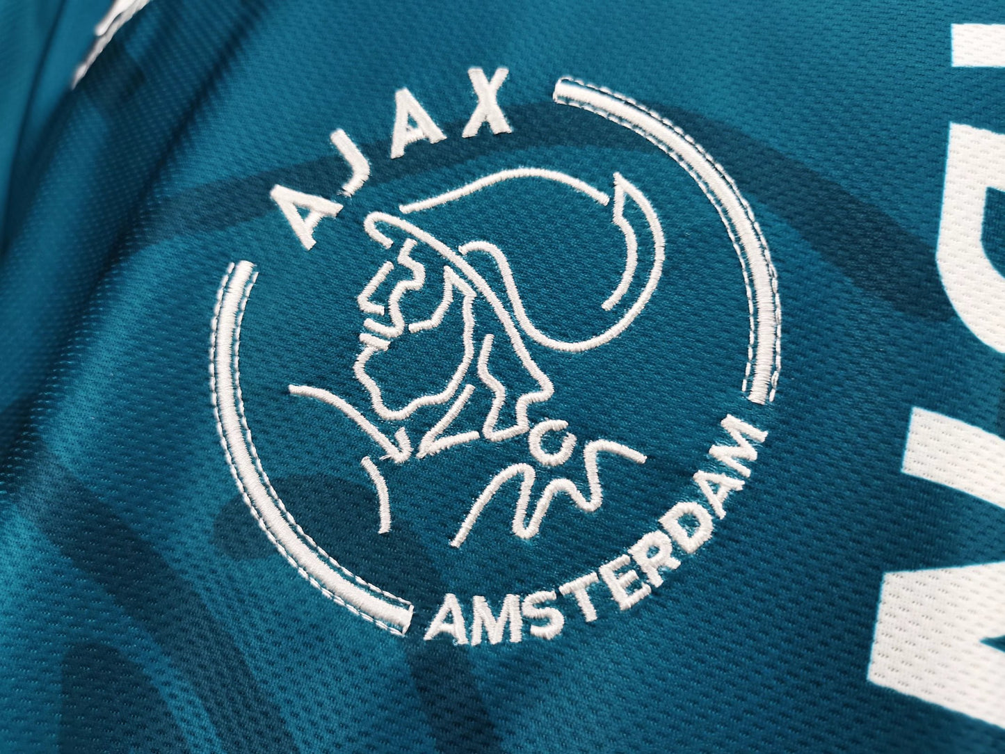Retro 1995/96 Ajax Away Kit Adult