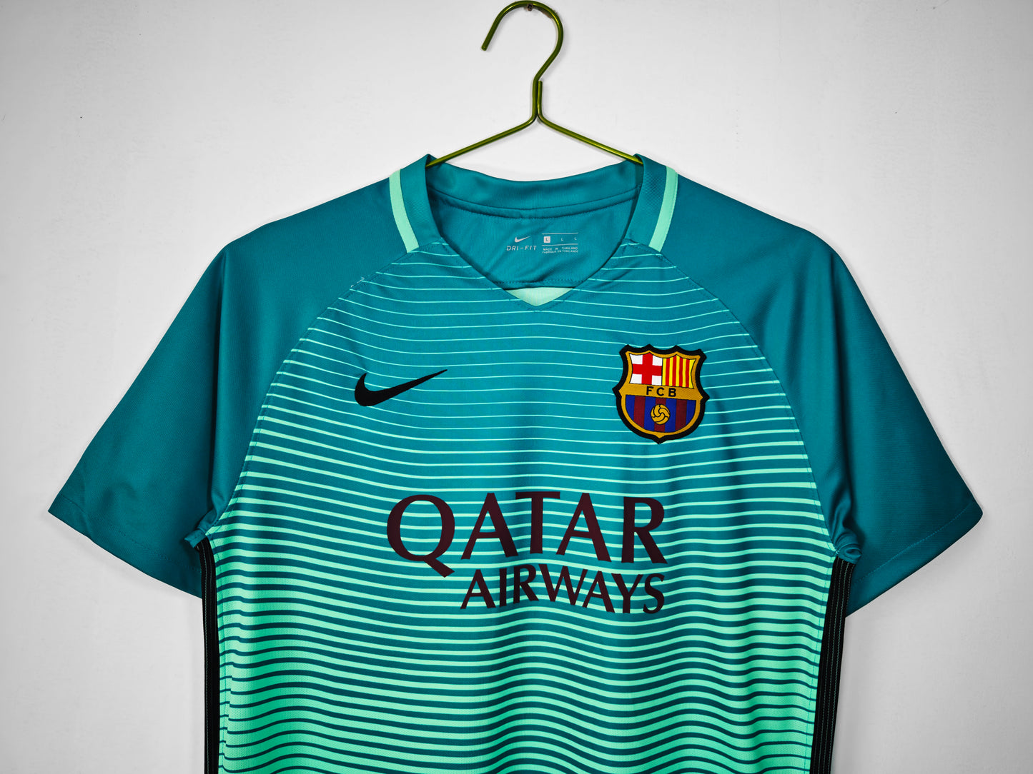 Retro 2016/17 Barcelona Second Kit Adult