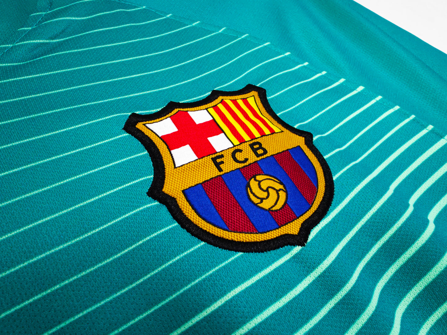 Retro 2016/17 Barcelona Second Kit Adult