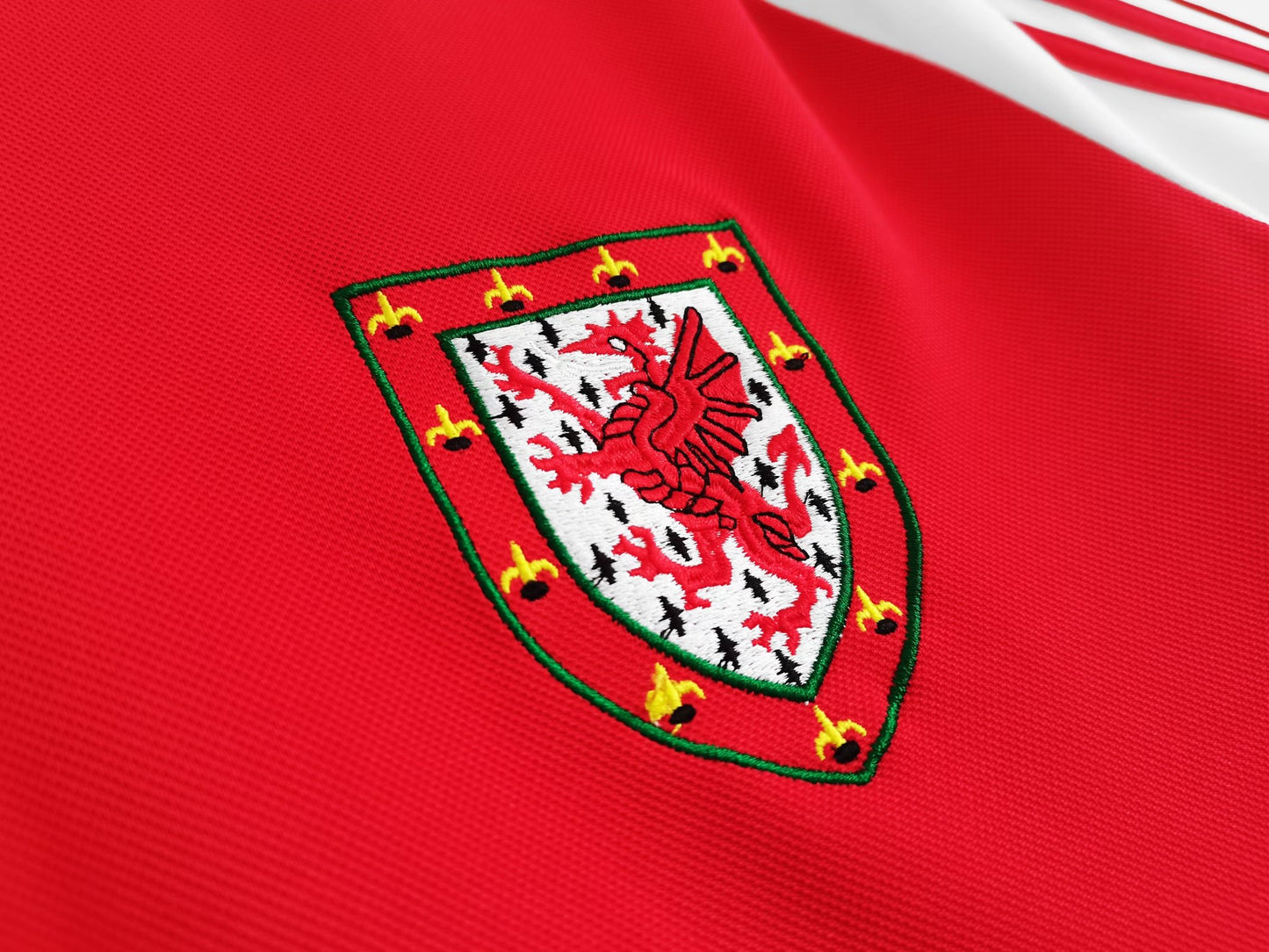 Retro 2015/16 Wales Home Jersey