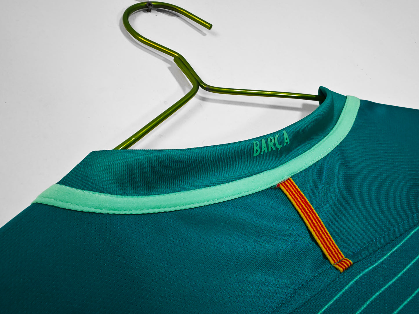 Retro 2016/17 Barcelona Second Kit Adult