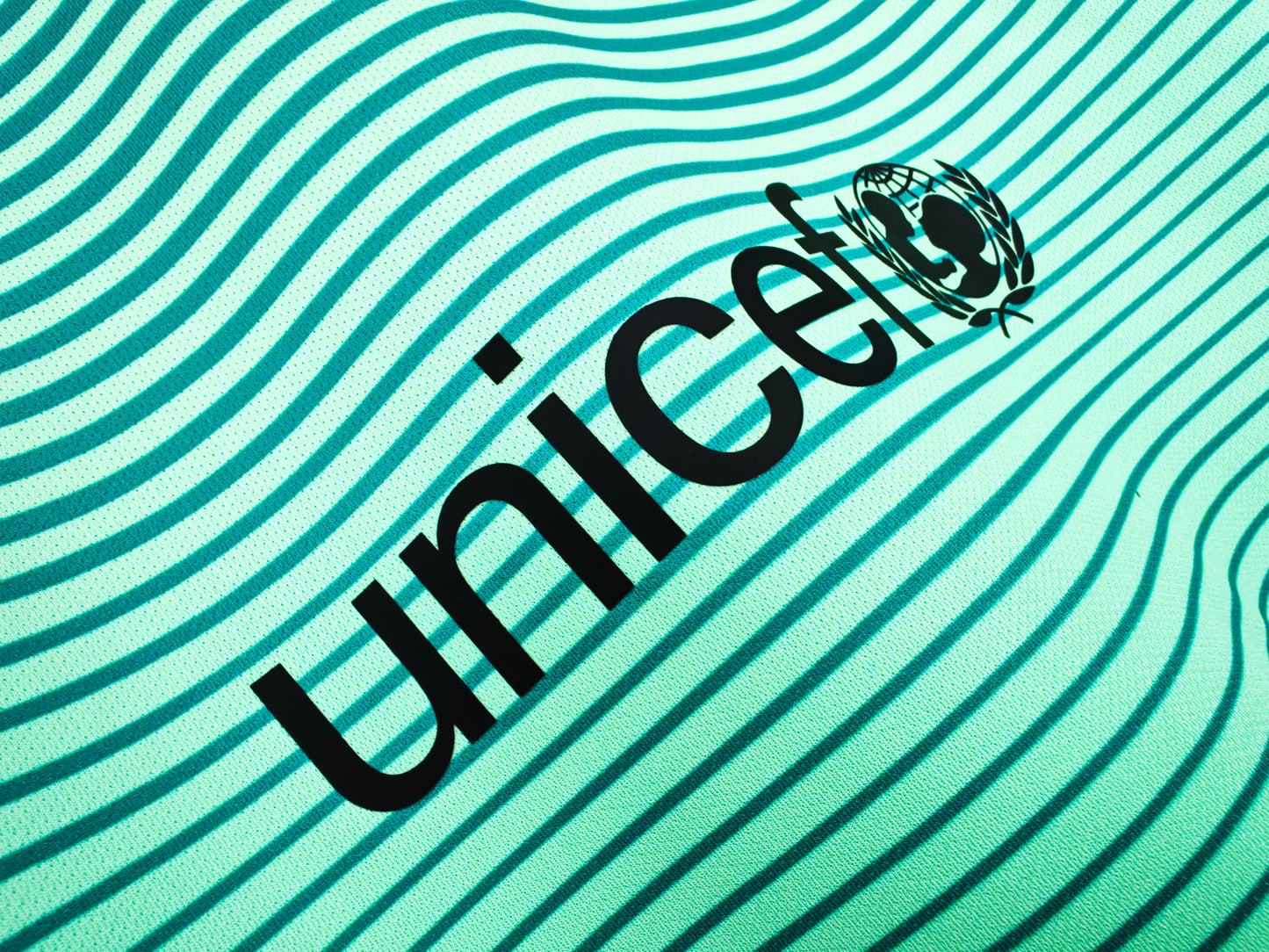 Retro 2016/17 Barcelona Second Kit Adult
