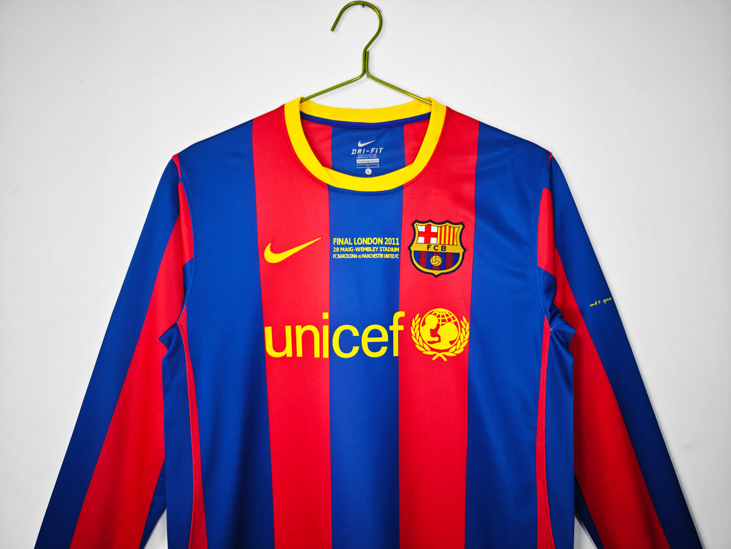 Retro 2010/11 Barcelona At Home Kit Adult