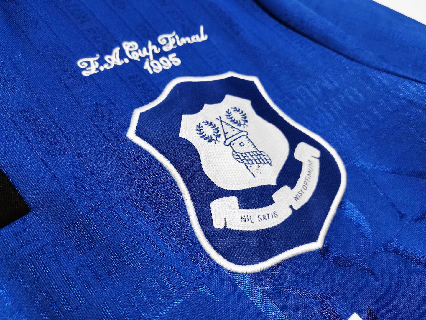 Retro 1995 Everton Home Kit Adult