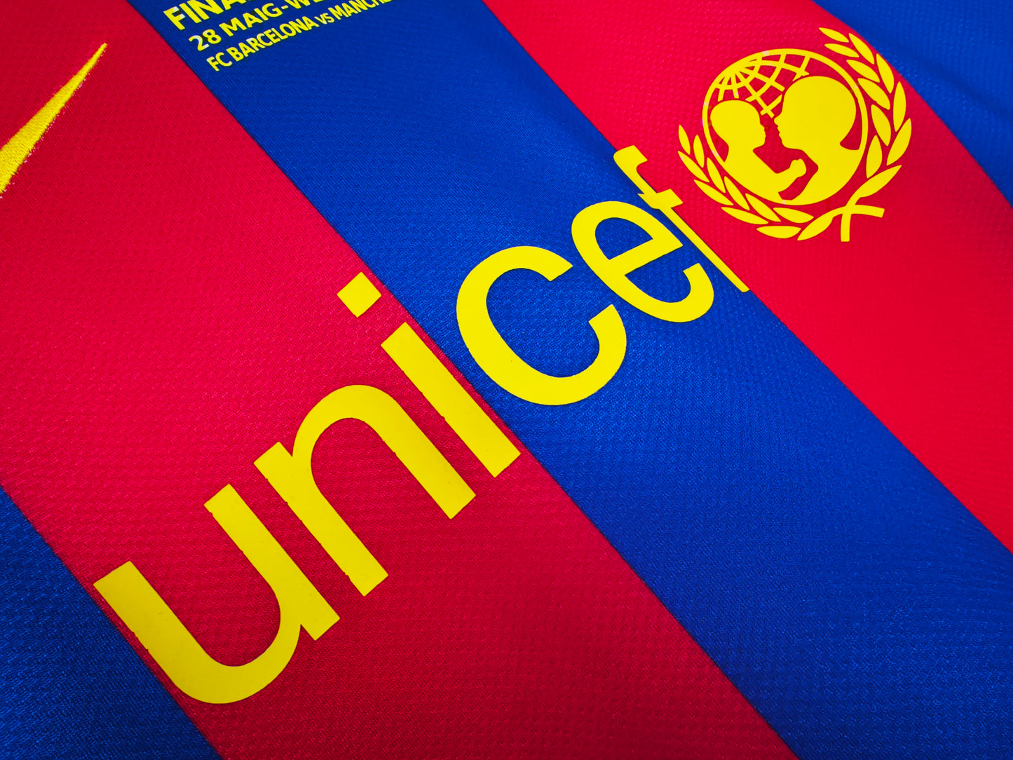 Retro 2010/11 Barcelona At Home Kit Adult