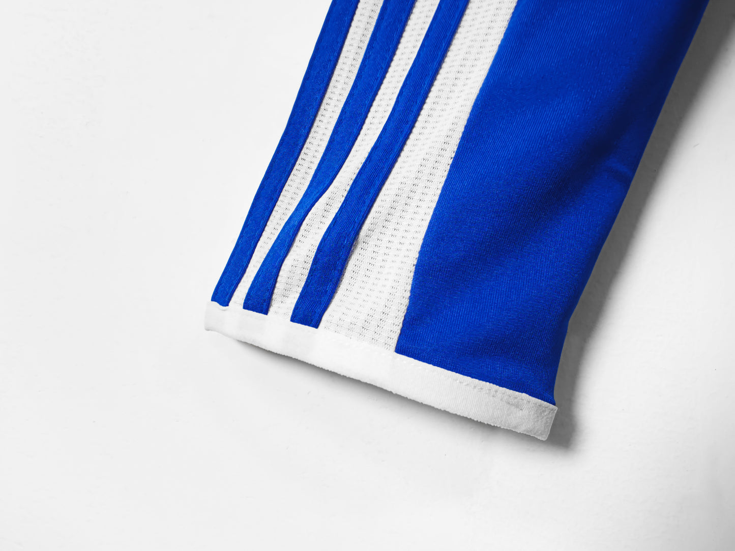 Retro 2011/12 Chelsea Home Kit Adult