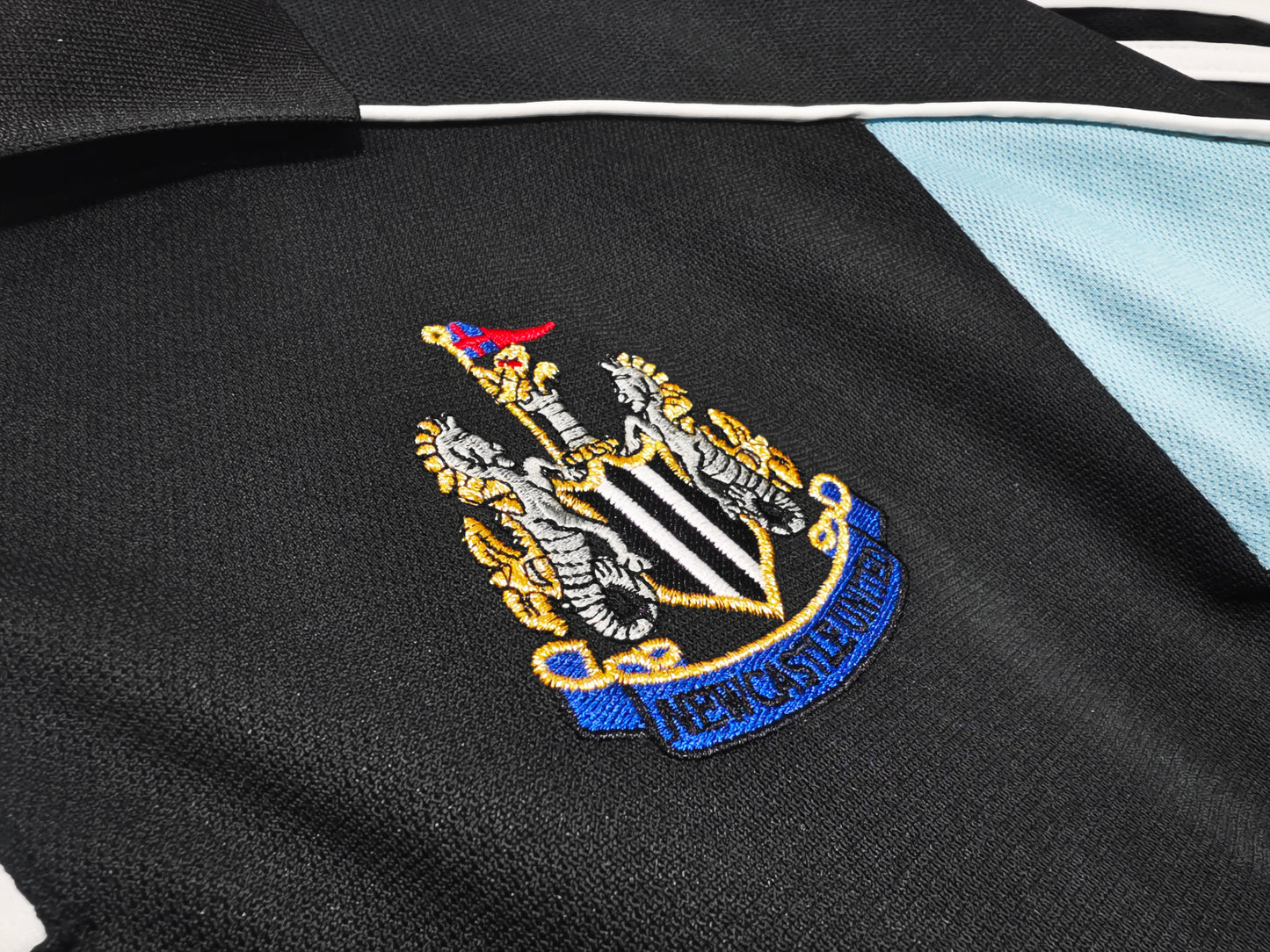 Retro 2000/01 Newcastle United Away Jersey