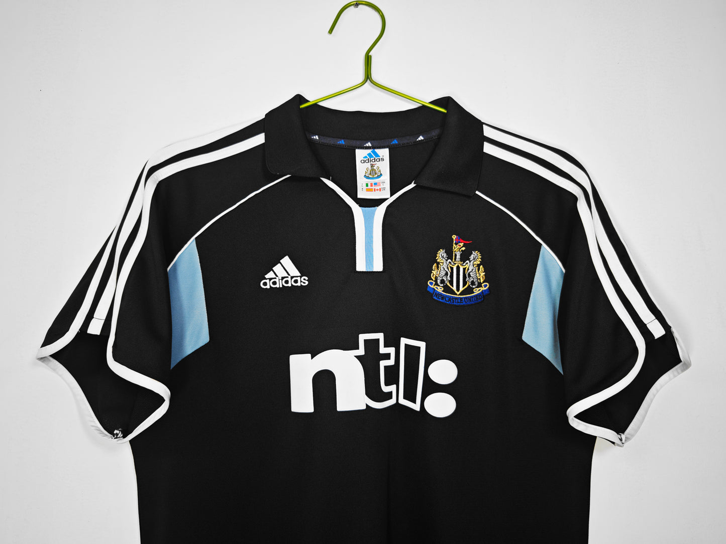 Retro 2000/01 Newcastle United Away Jersey