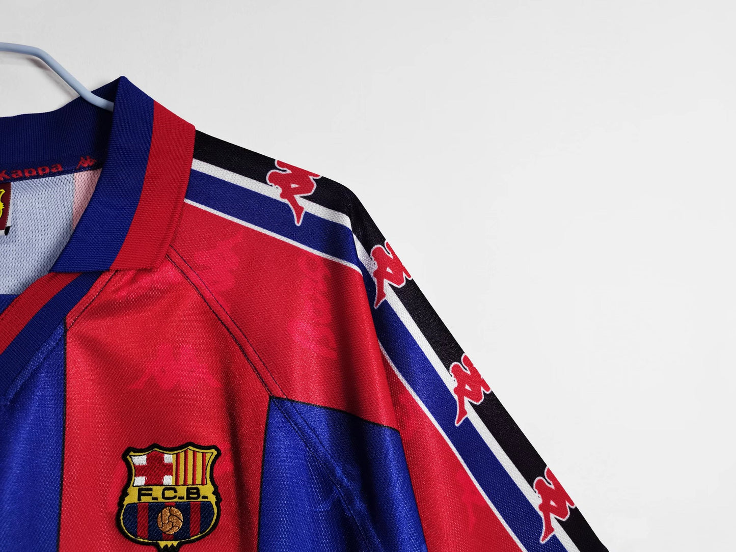 Retro-Fußballtrikot des FC Barcelona aus der Saison 1996/97