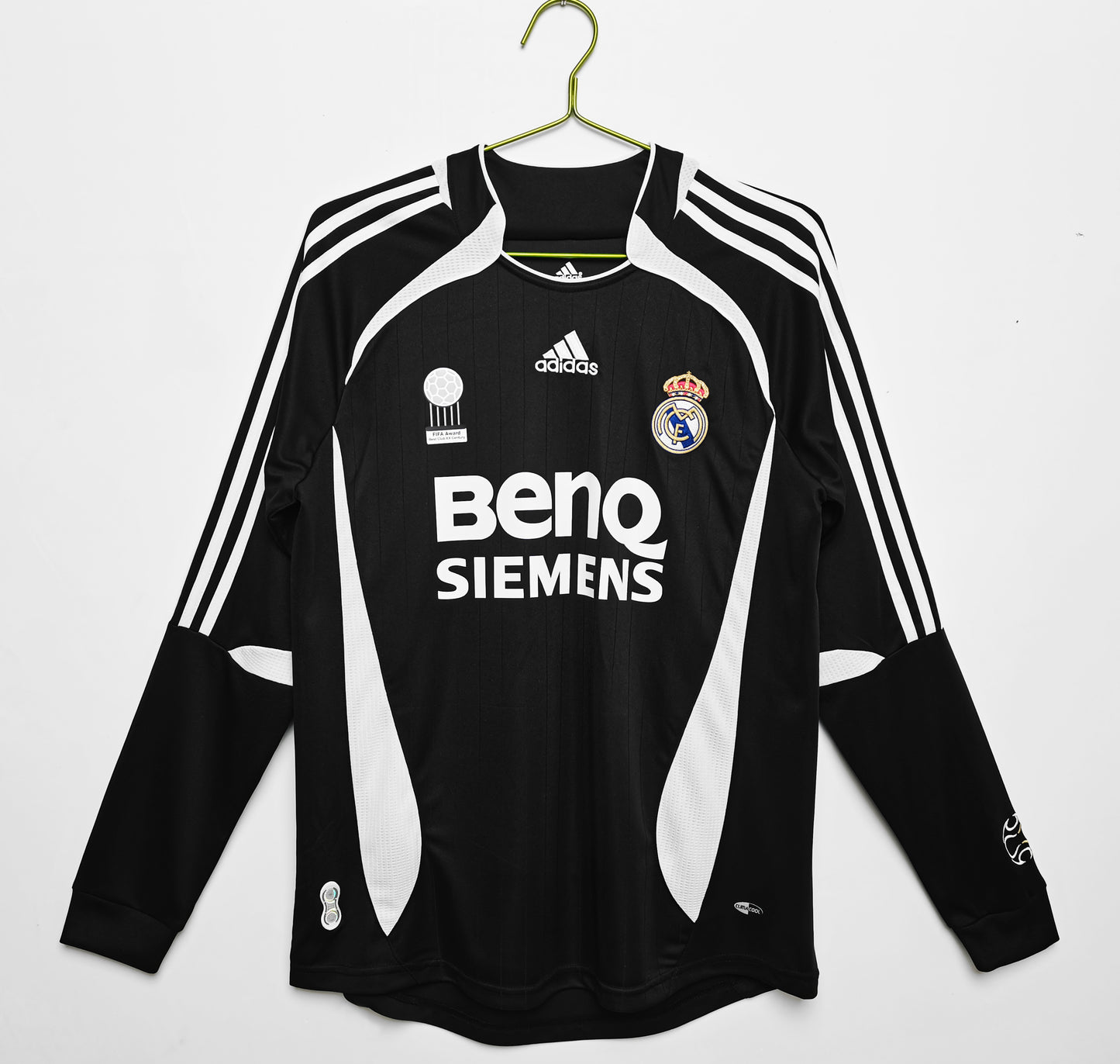 Retro 2006/07 Real Madrid Second Guest Kit Adult