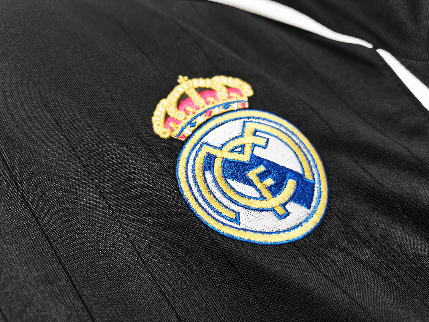 Retro 2006/07 Real Madrid Second Guest Kit Adult