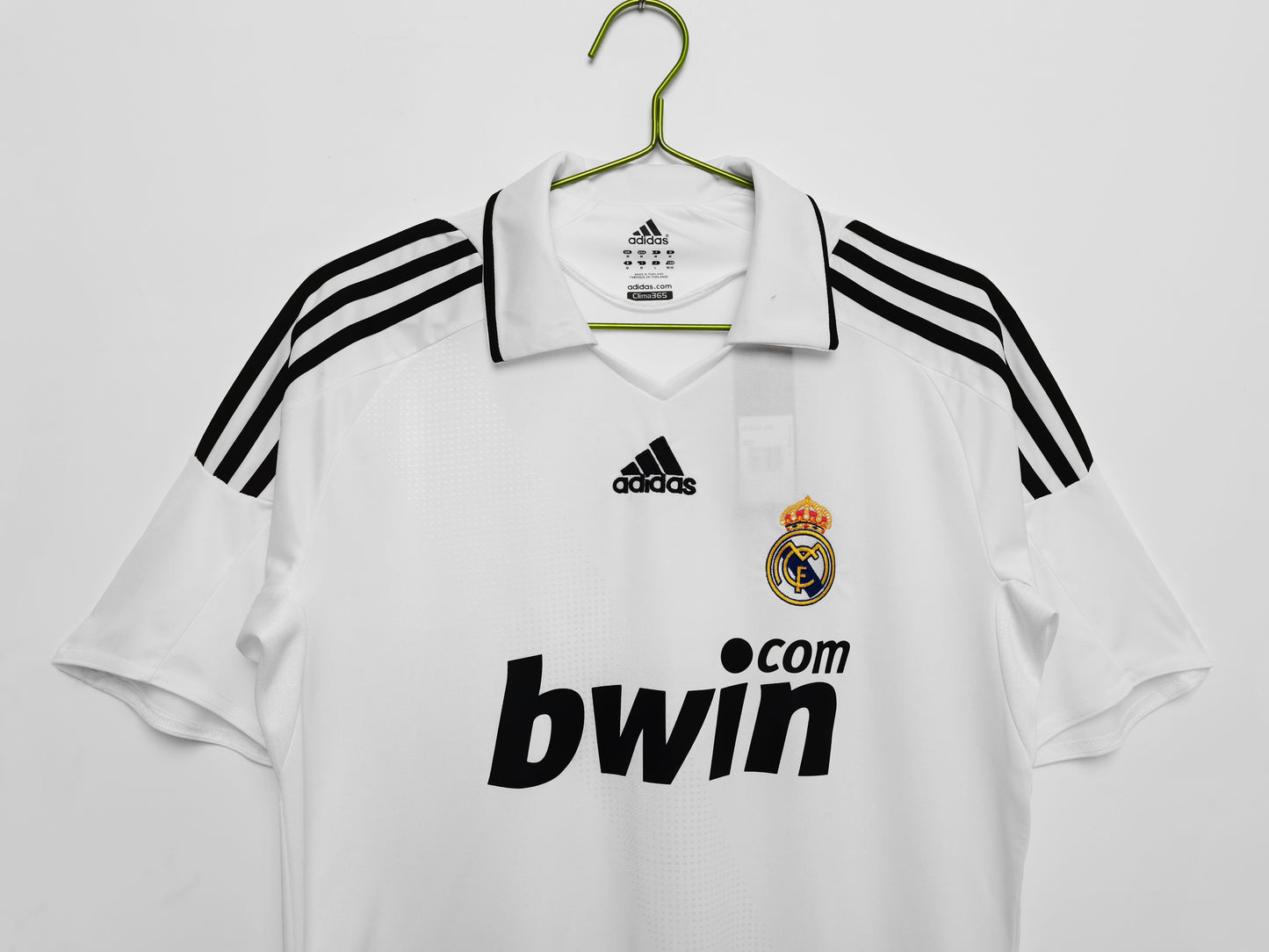 Real Madrid 2008/09 Home Kit Retro Adult Football Shirt