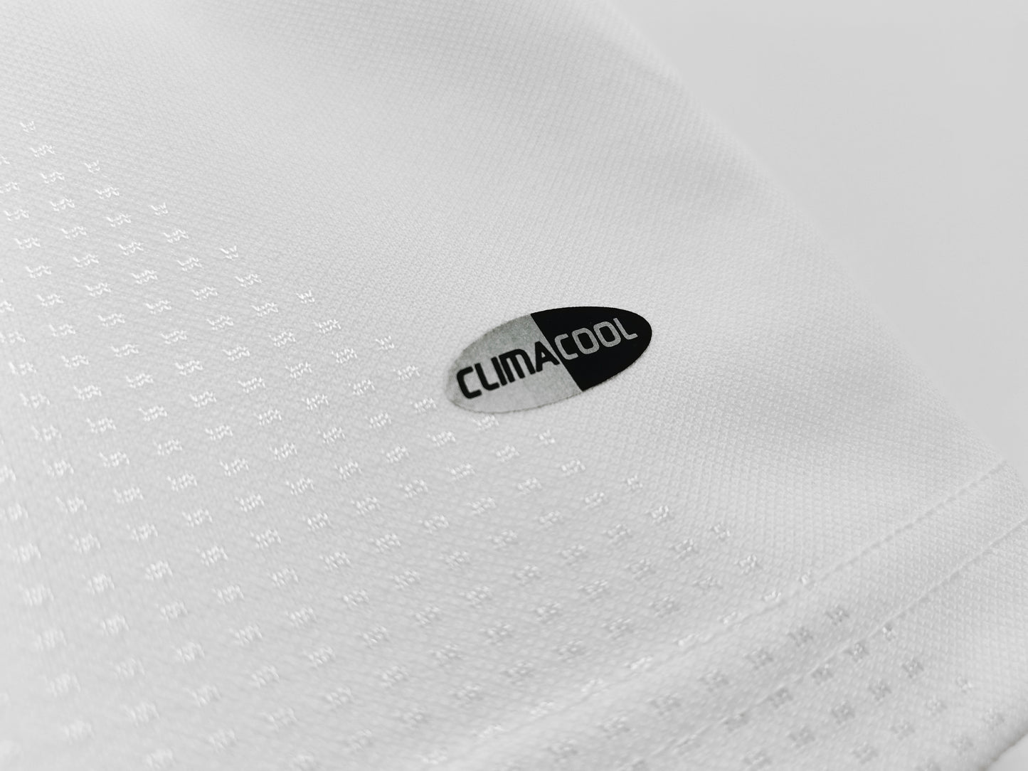 Real Madrid 2008/09 Home Kit Retro Adult Football Shirt
