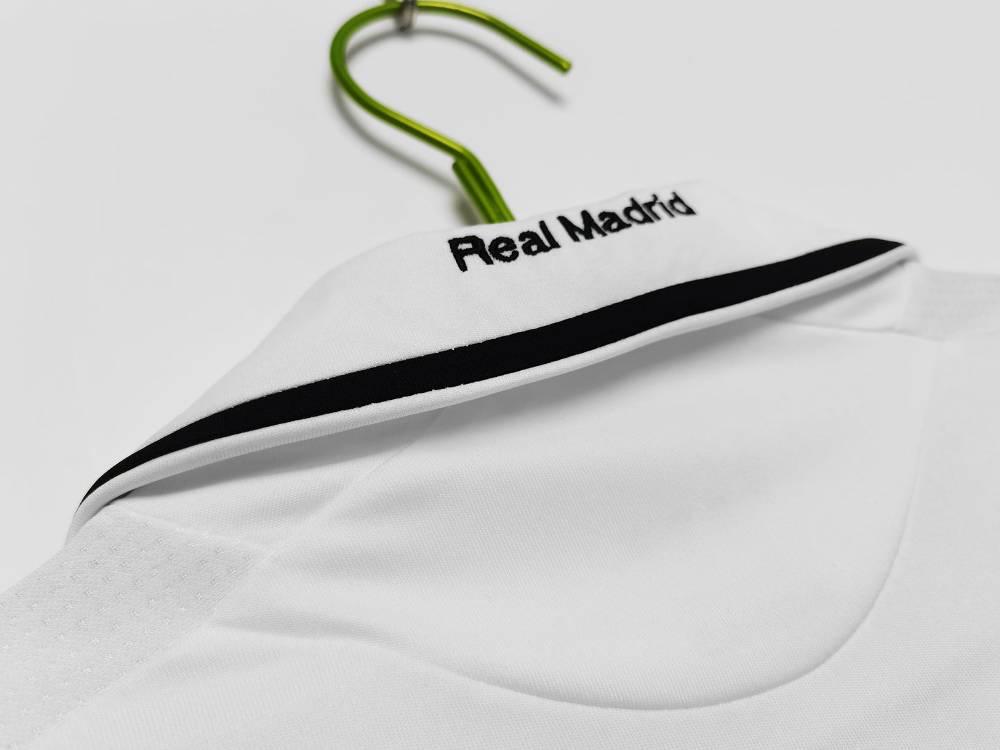Real Madrid 2008/09 Home Kit Retro Adult Football Shirt
