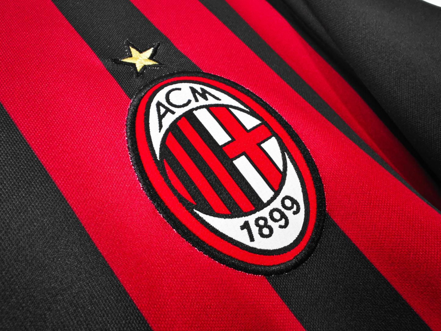Retro 2016/17 AC Milan Home Kit