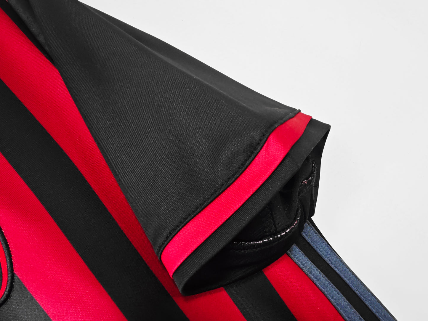 Retro 2016/17 AC Milan Home Kit