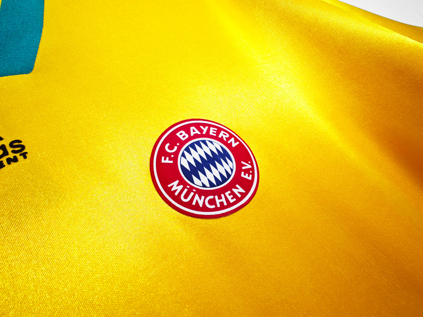 Retro 1993/95 Bayern Away Kit Adult