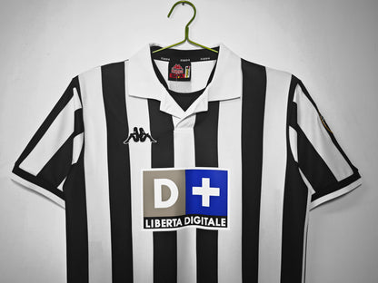 Retro 1998/99 Juventus Home Kit Adult