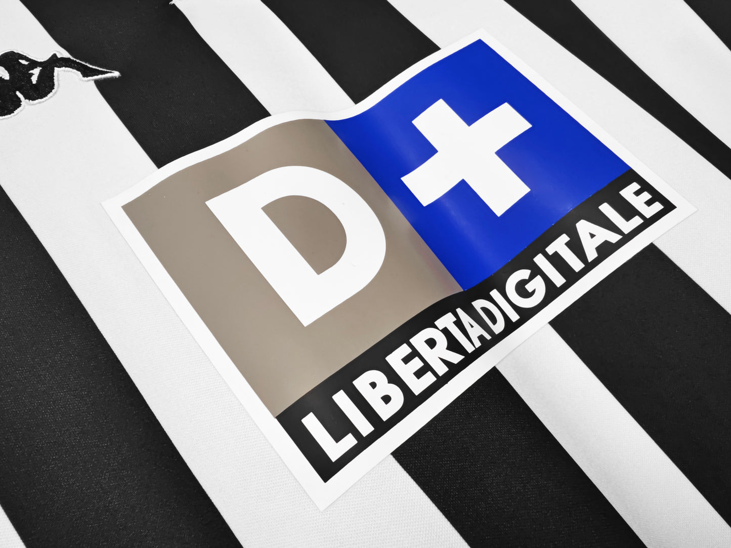 Retro 1998/99 Juventus Home Kit Adult