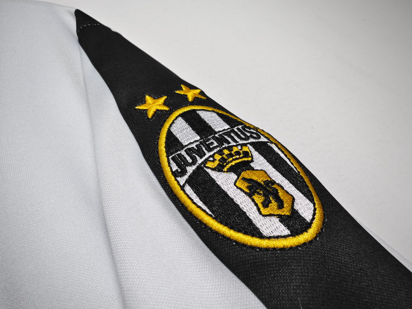 Retro 1998/99 Juventus Home Kit Adult