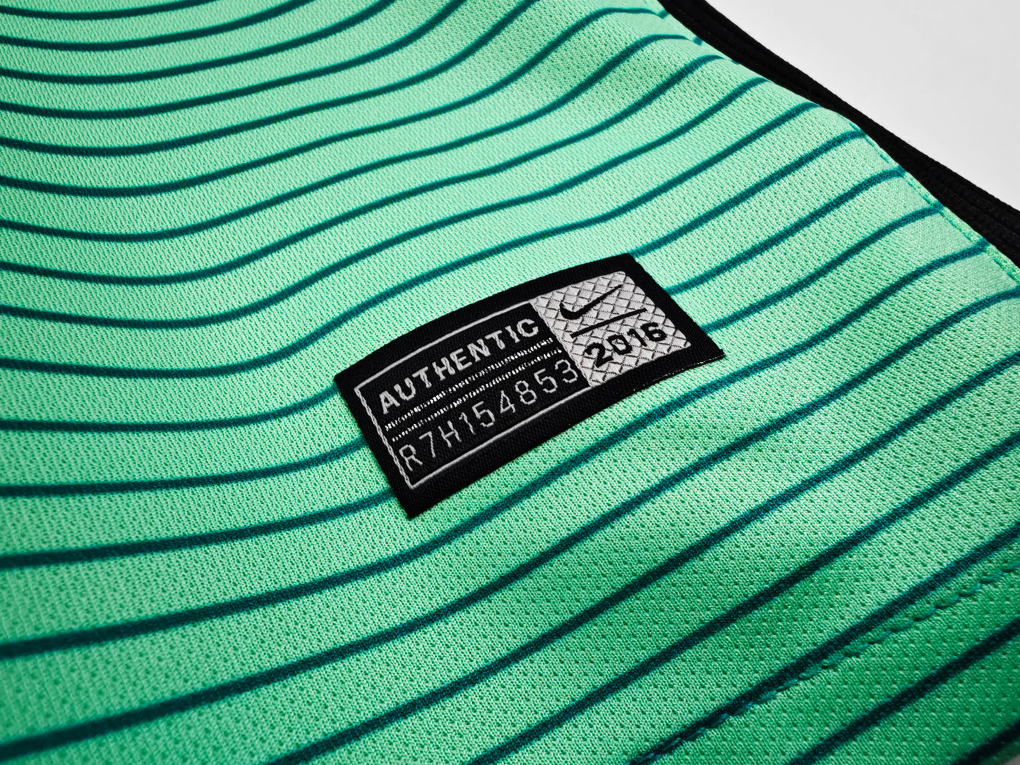 Retro 2016/17 Barcelona Second Kit Adult