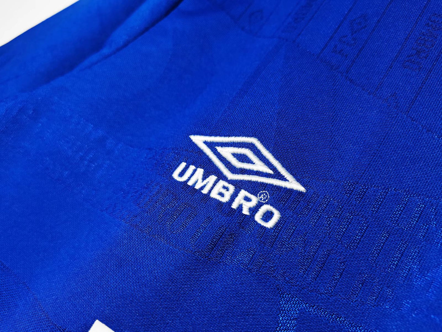 Retro 1995 Everton Home Kit Adult