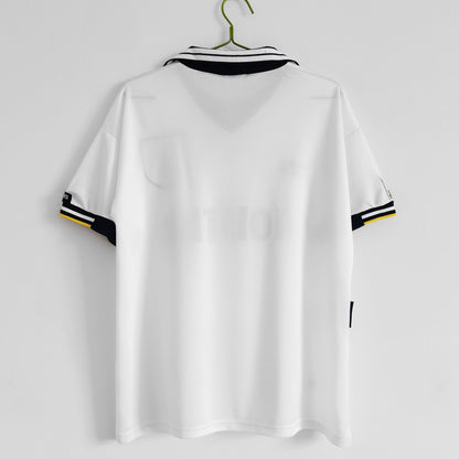Retro 1994/95 Tottenham Home Kit