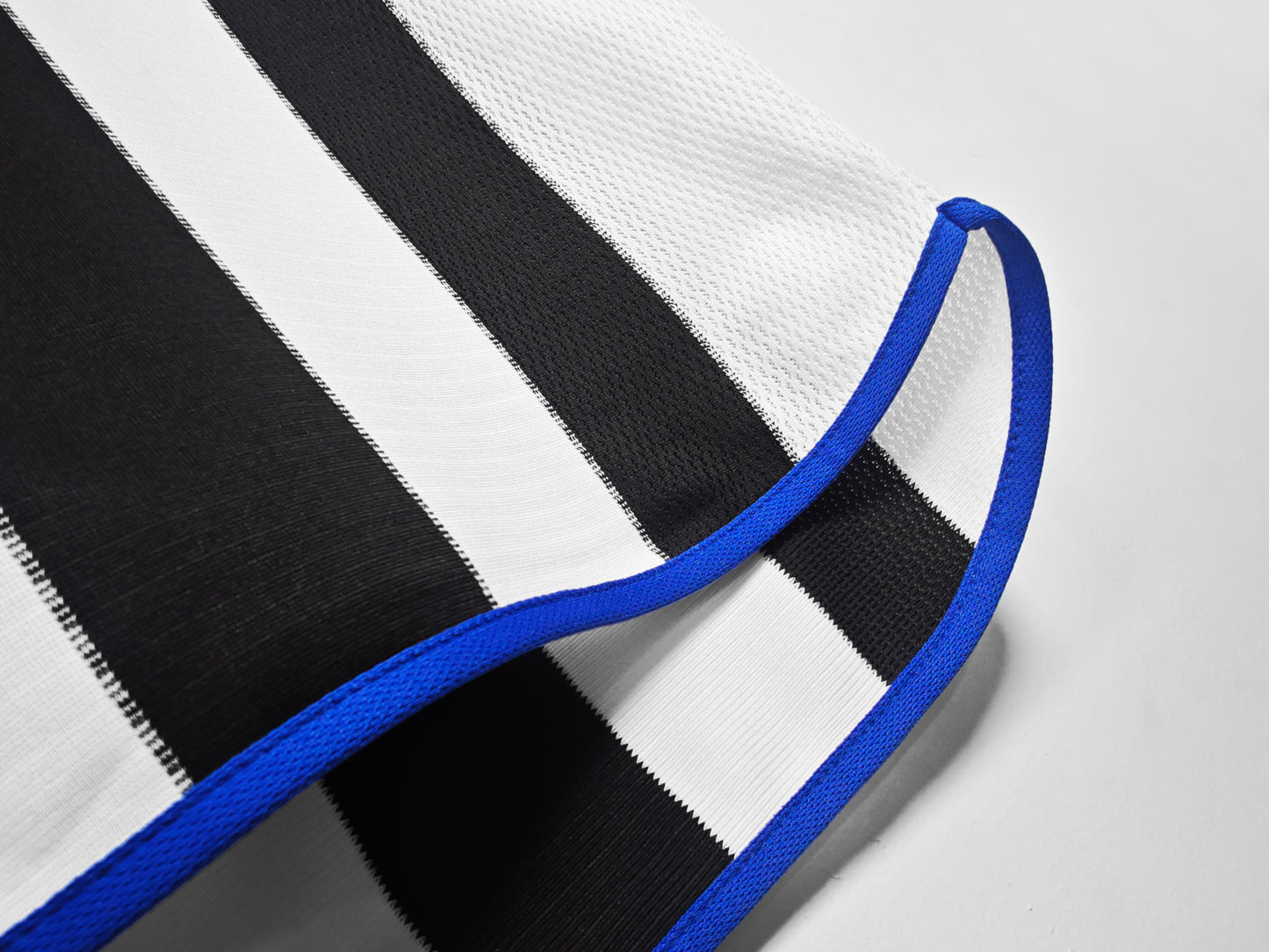 Retro 1999/00 Newcastle United Home Jersey
