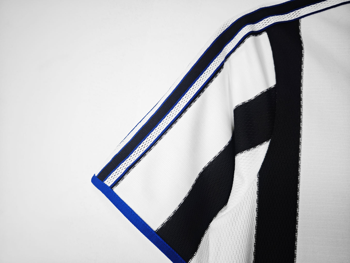 Retro 1999/00 Newcastle United Home Jersey