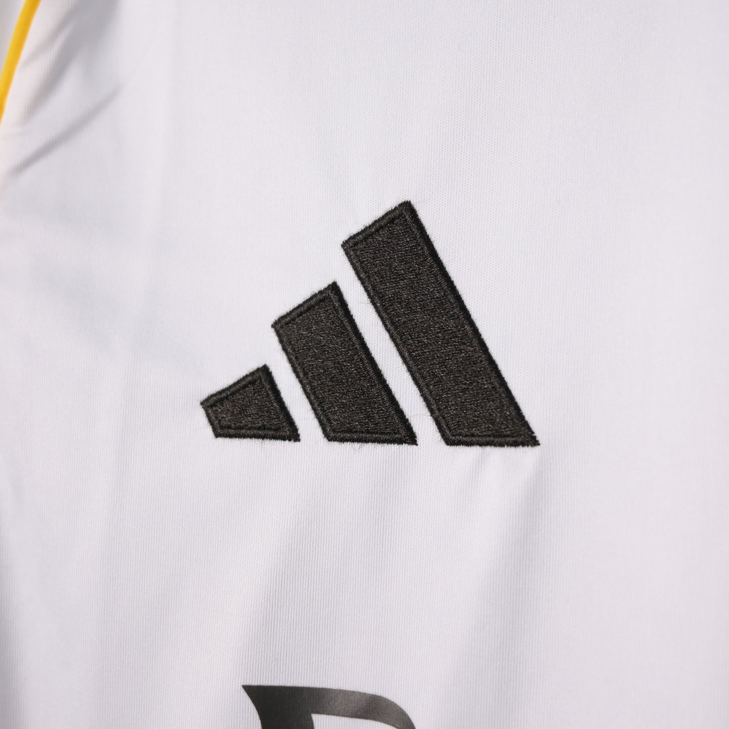 2025/26 Real Madrid Home Kit Adult