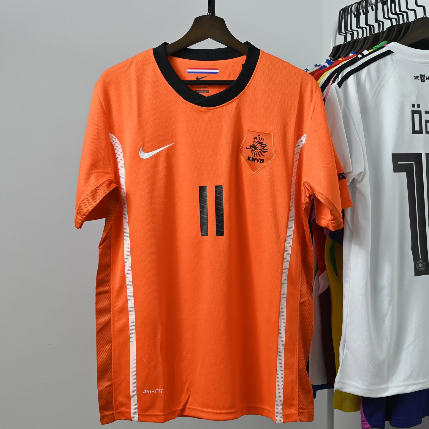 Retro 2010 Netherlands Home Kit ROBBEN #11 Jersey