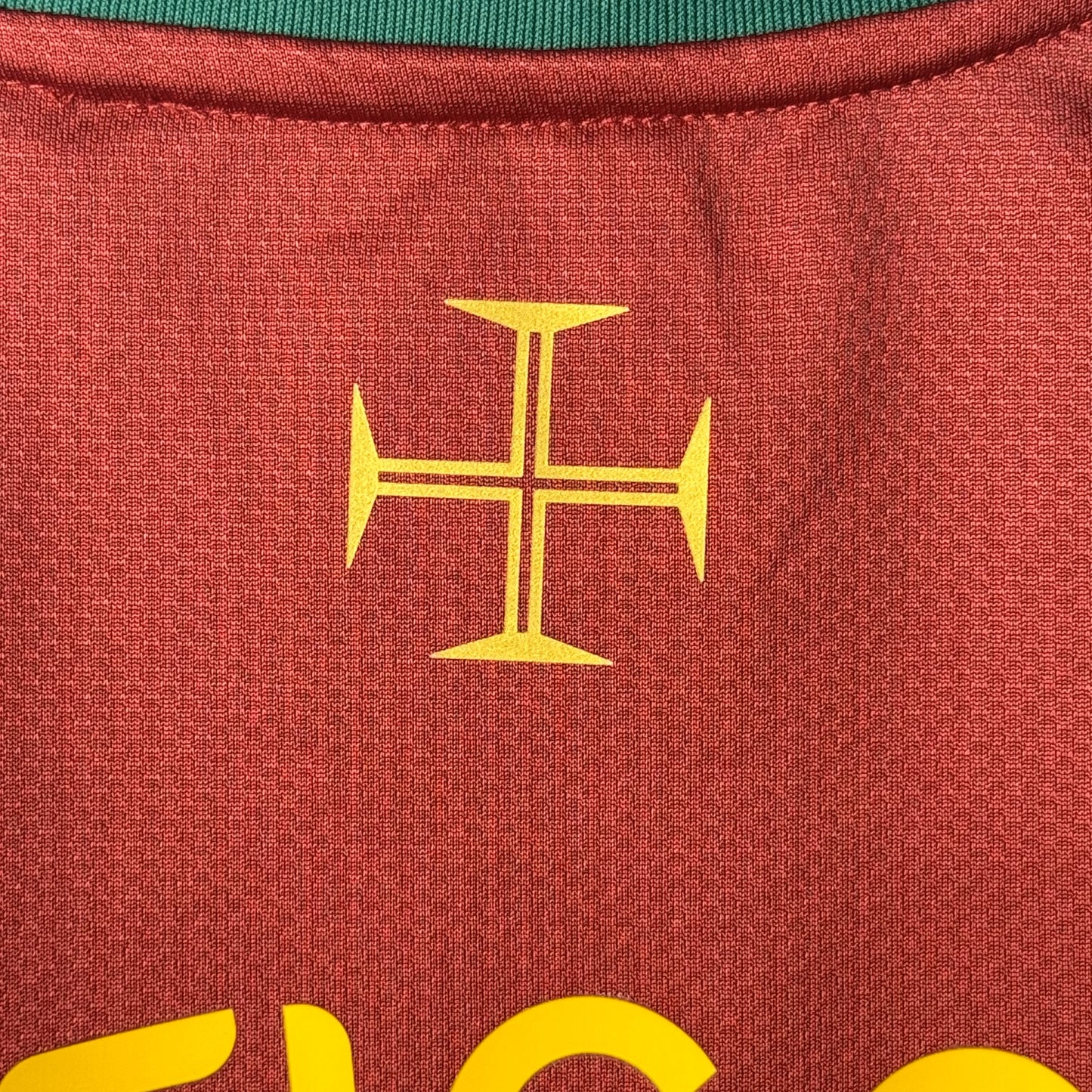 Retro 2006 Portugal Home Kit 7 FIGO